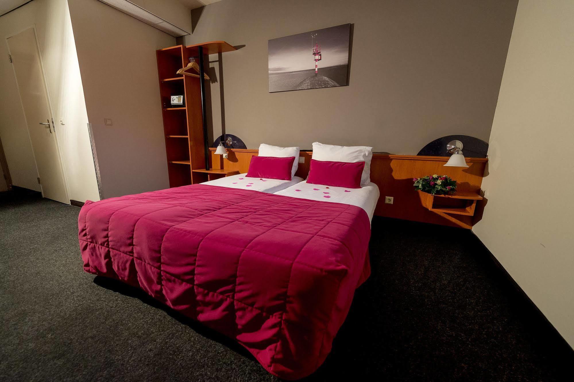 Hotel Bornholm เวสต์-เทอร์เชลลิง ภายนอก รูปภาพ
